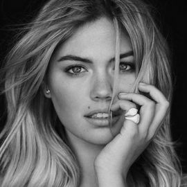 Kate Upton Headshot