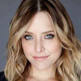 Jenny Mollen Headshot