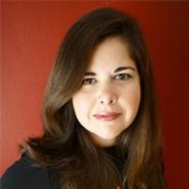 Lisa Unger Headshot