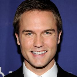 Scott Porter Headshot