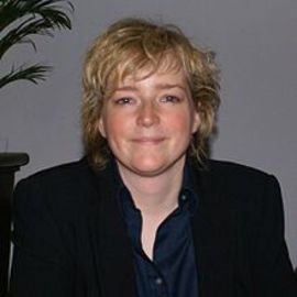 Karin Slaughter Headshot