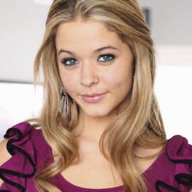 Sasha Pieterse Headshot